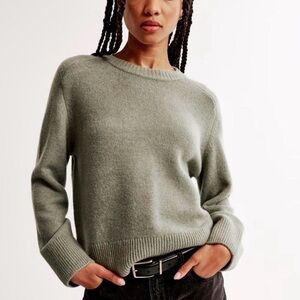 Abercrombie & Fitch Green Crew Neck Sweater